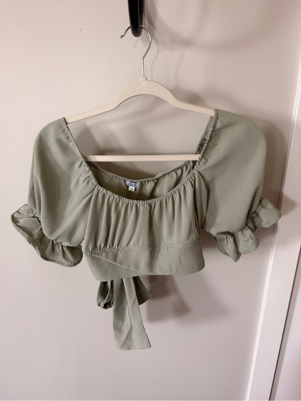 2Bella Sage Puff-Sleeve Tie-Back Crop Top NWOT: Size M